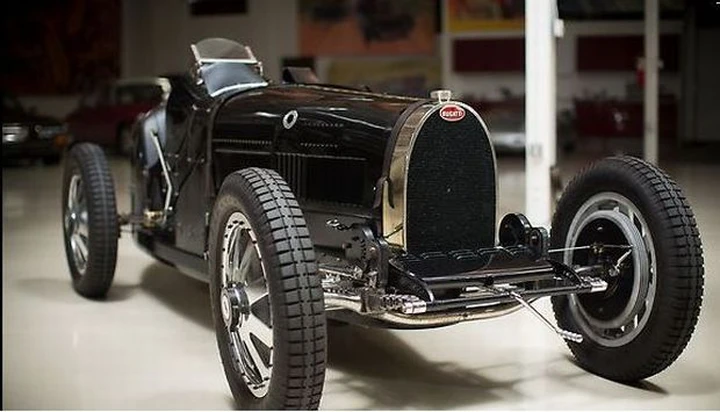 Pur Sang è un'azienda argentina che realizza copie della Bugatti Type 35