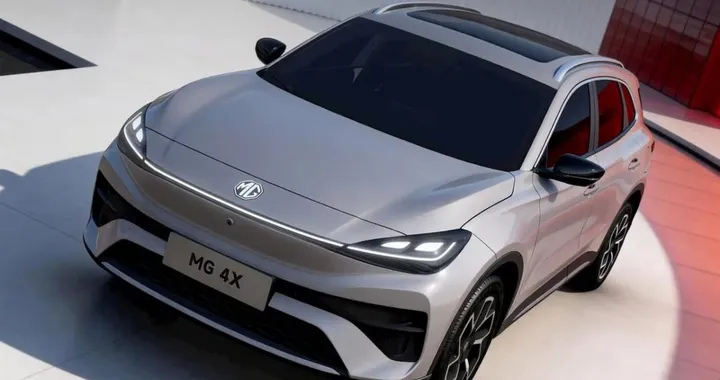 MG 4X, il SUV elettrico con batteria semi-solida è pronto per sfidare il mercato