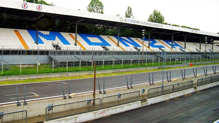 Monza: vandali in pista con i picconi