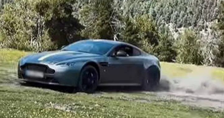 Aston Martin Vantage AMR costretta a fare lo show off-road | Video