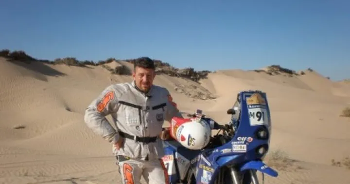Il fiorentino Remo Pini al via della Dakar 2010