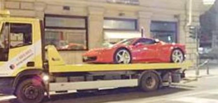 A Sanremo pure la Ferrari è senza assicurazione