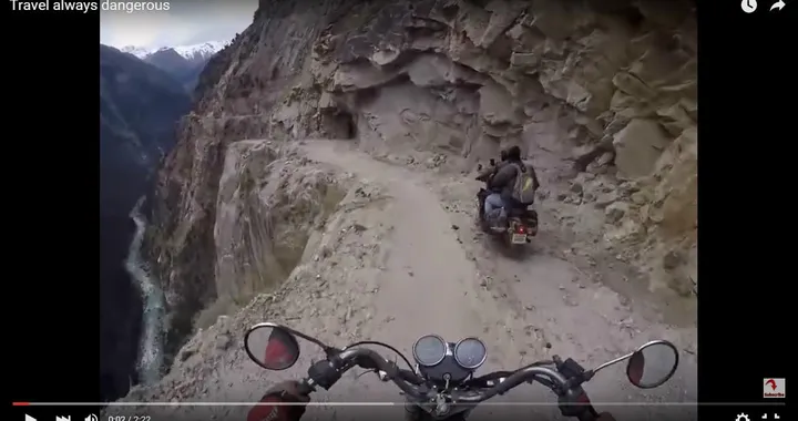 Viaggi molto pericolosi in moto [Video]