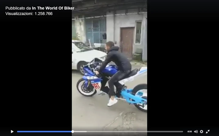 Bicicletta replica Yamaha di Valentino Rossi [Video]