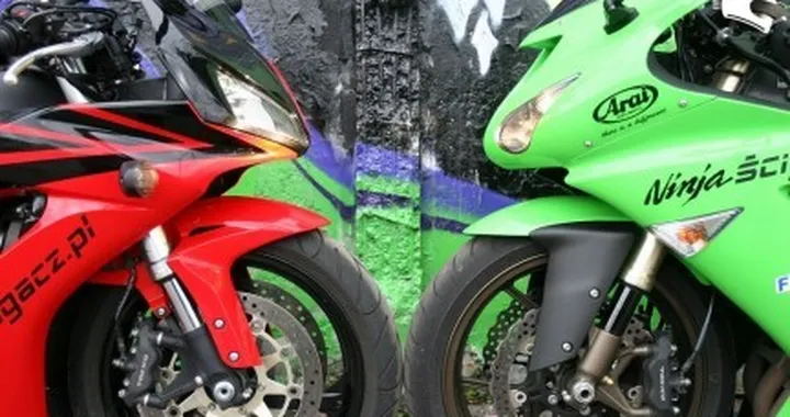 CBR 1000 RR vs ZX 10 R