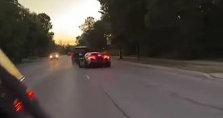 McLaren 600LT a un soffio dal crash con un SUV che taglia la strada | Video