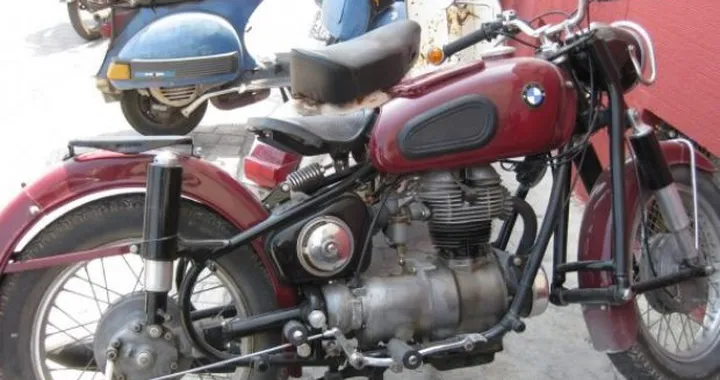 Foto del giorno: BMW d'epoca a Rodi