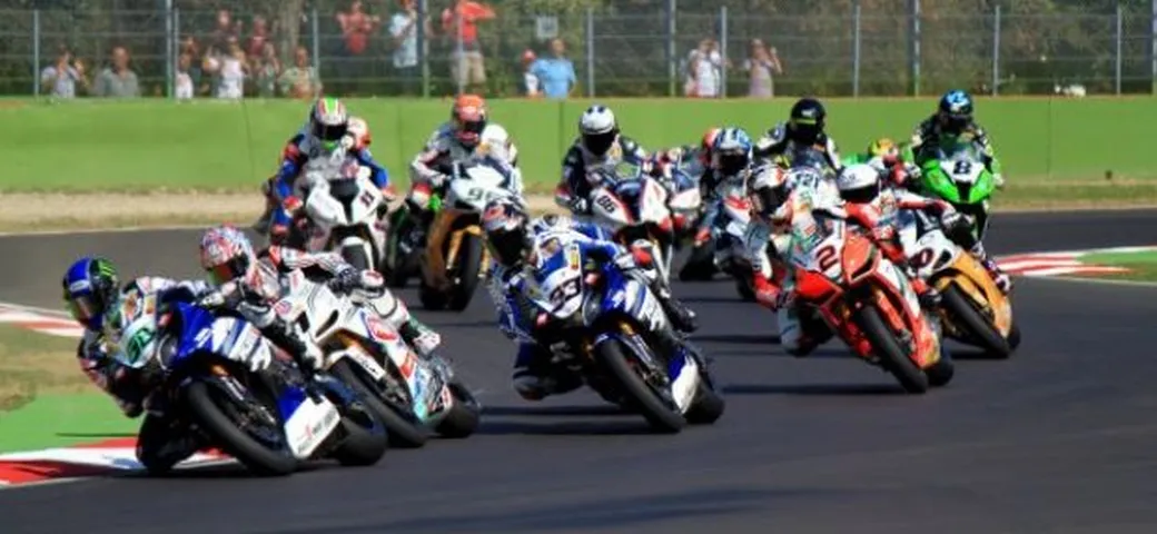 Scatto in Corsa: Gara 1 SBK Imola 2011