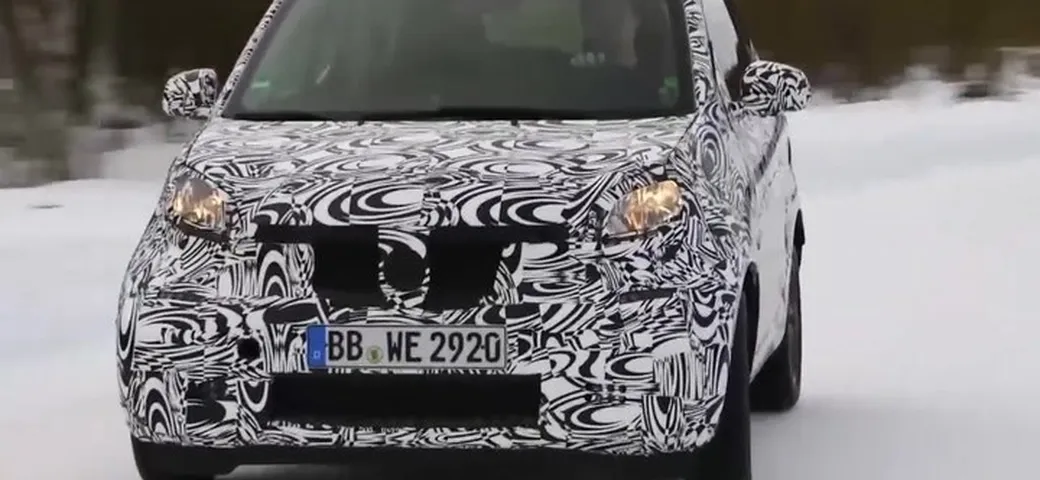 Nuova Smart 2015: test sul ghiaccio