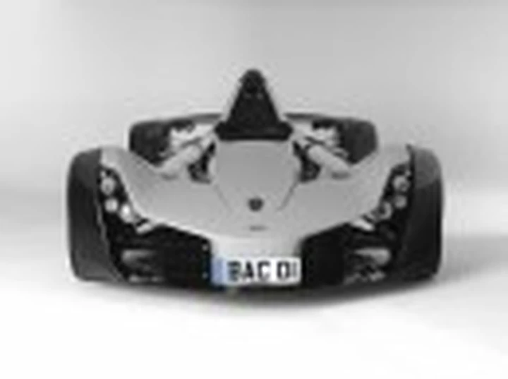 Sabine Schmitz vs Ron Simons: sfida a Spa-Francorchamps a bordo di due BAC Mono