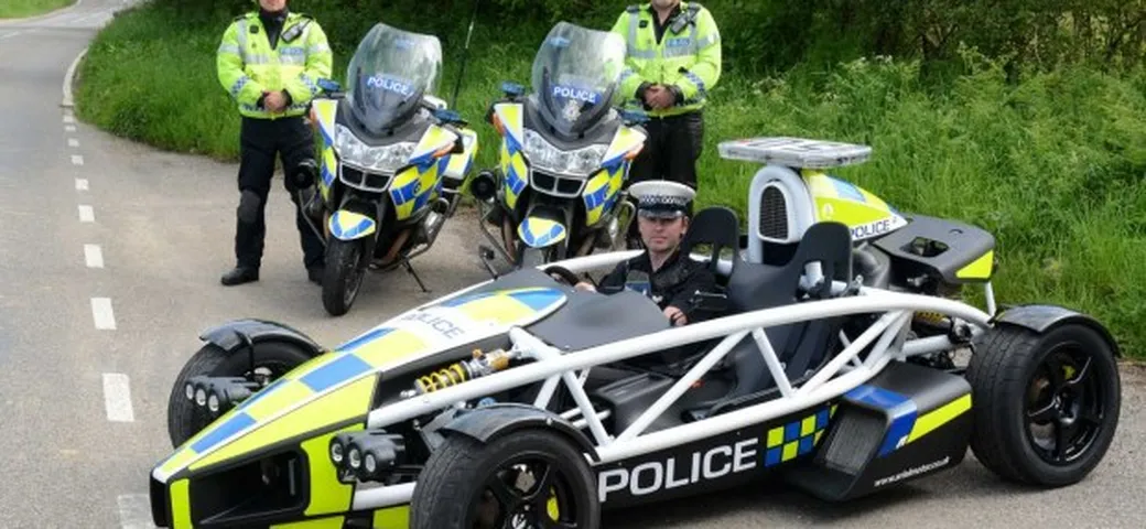 Una Ariel Atom per la Polizia britannica contro i motociclisti indisciplinati