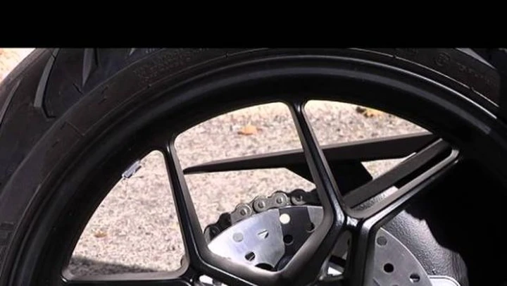 MV Agusta Brutale 675: il primo teaser ne rivela le forme