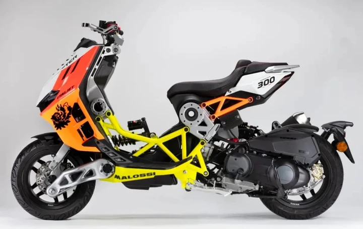 Italjet Dragster 300: lo scooter sportivo che sembra una moto da corsa