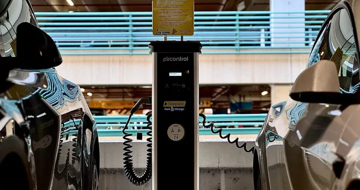Telepass Park&amp;Charge, una soluzione per chi guida elettrico