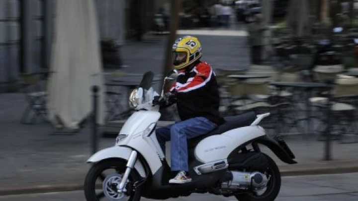 Test Aprilia Scarabeo 300S, la cilindrata che mancava