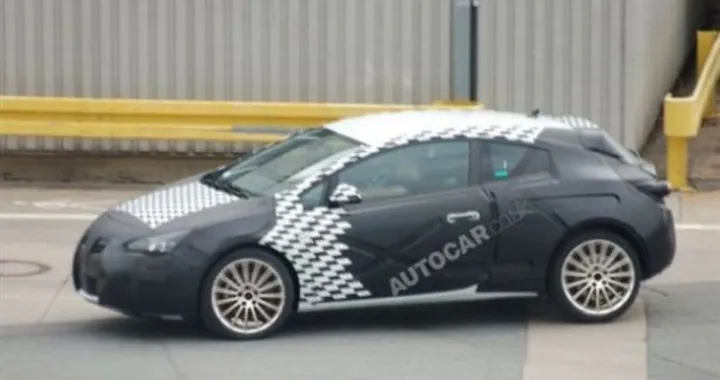 Opel Astra: la nuova OPC avrà 300 CV di potenza