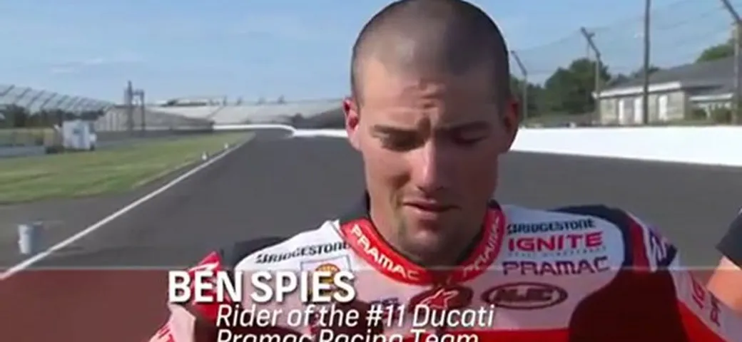 La Ducati Diavel dragbike guidata da Ben Spies