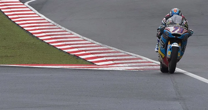 Moto2 Jerez FP1: Marquez in testa sotto l'acqua