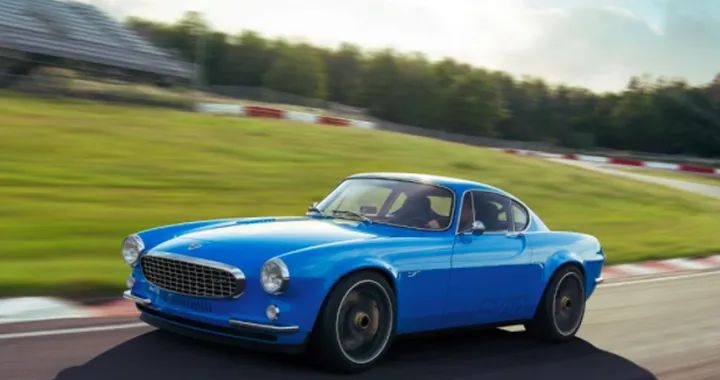 Volvo P1800: classe e sportività con il restomod di Cyan Racing