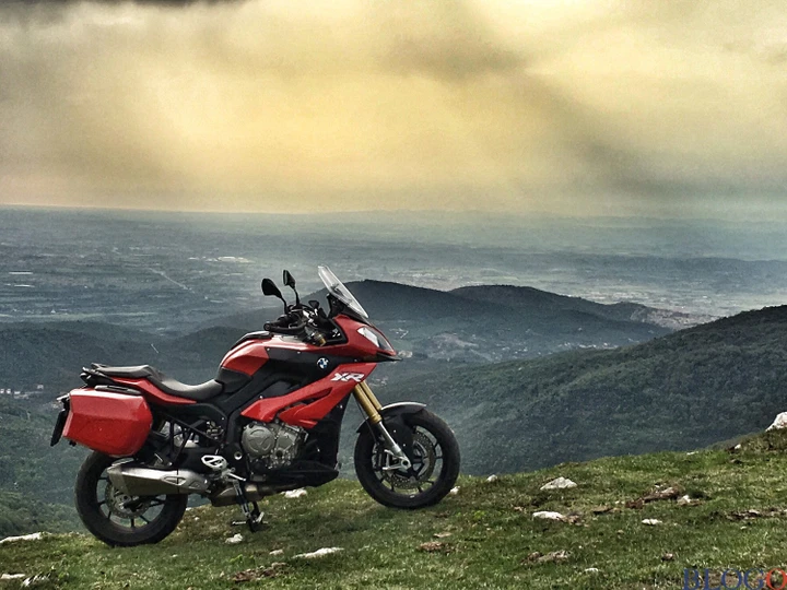 BMW S1000XR: la prova su strada [Video]