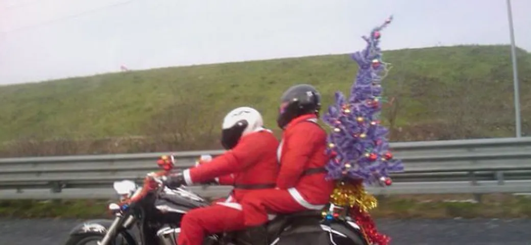 Foto del giorno: Babbo Natale avvistato a Milano