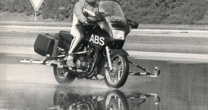Bosch celebra 30 anni di ABS e apre la strada all’MSC per le motociclette