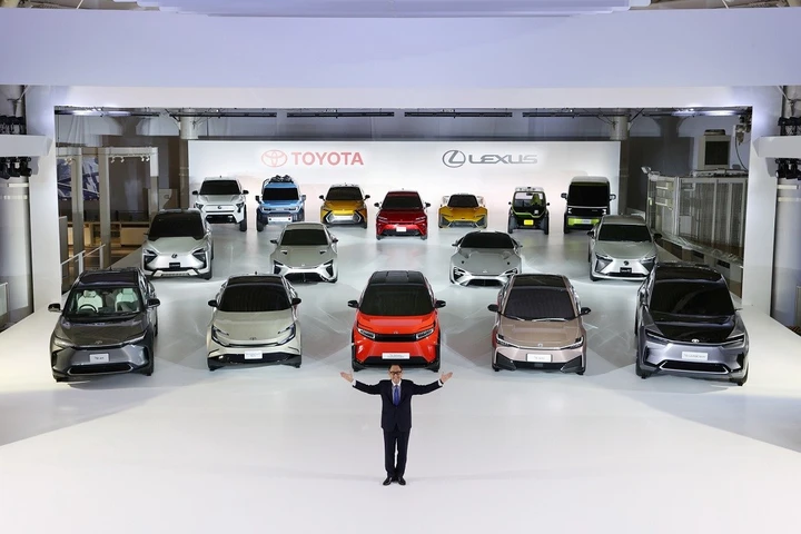 Toyota: nel 2030 3,5 milioni di auto elettriche, ma è fondamentale diversificare