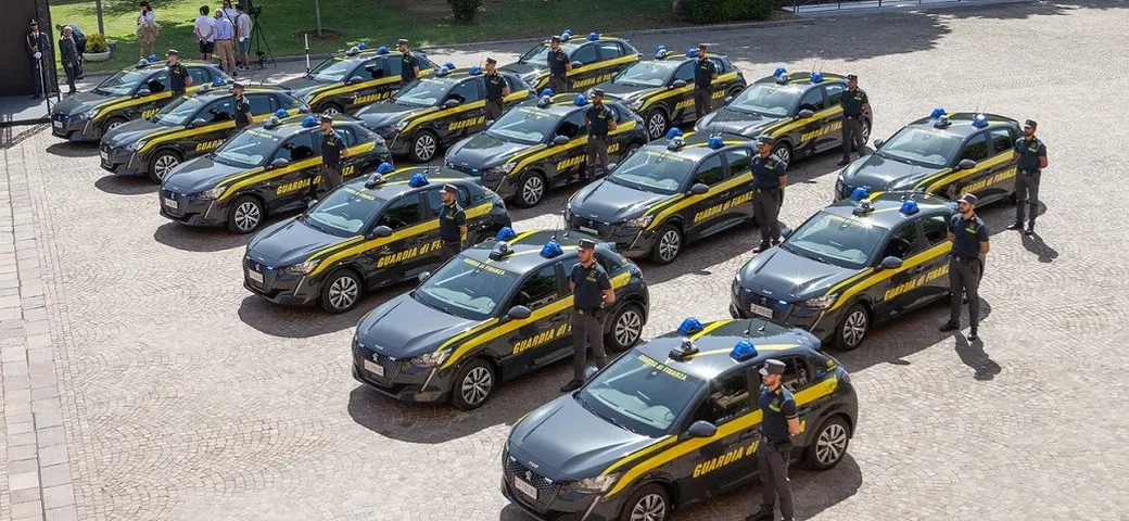 Peugeot e-208: 30 esemplari per la Guardia di Finanza