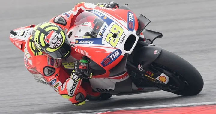 Sepang, Iannone 4° e Dovizioso 8° nelle libere. Ducati velocissime sul dritto