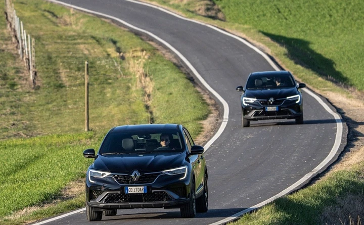 Renault Arkana: dotazioni, motori e prezzi del nuovo C-SUV Coupé