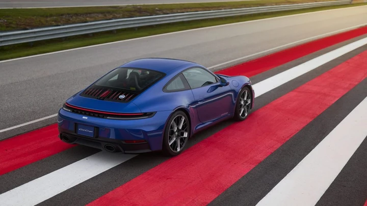 La nuova Porsche 911 con cambio manuale è per pochi eletti