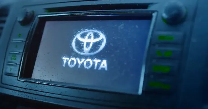 Toyota Hilux: surgelato nel ghiaccio
