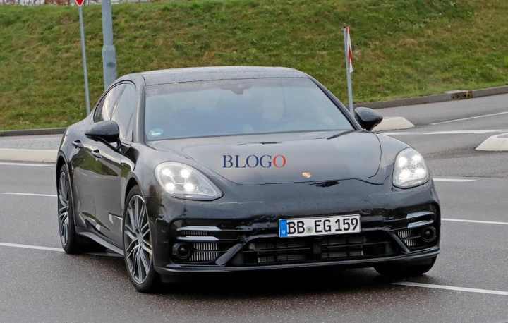 Porsche Panamera: le foto spia del facelift