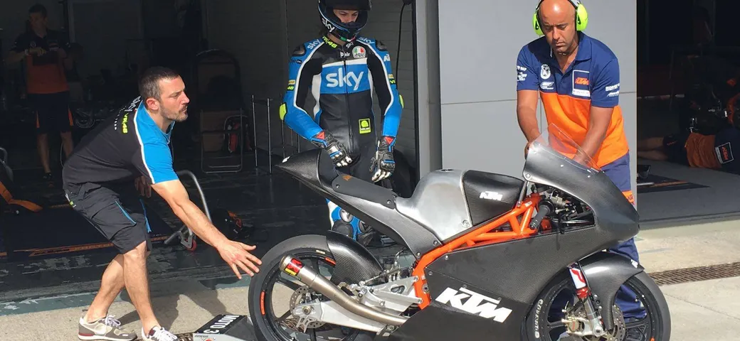 Moto3: Bulega, pilota di riferimento KTM per il 2017