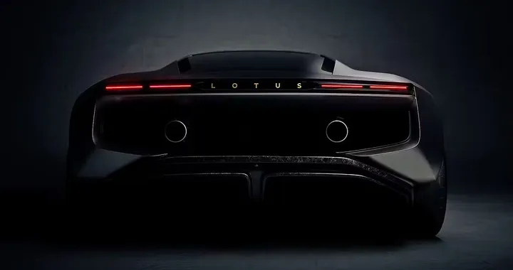 Lotus Esprit, il mito torna nel 2028: V8 ibrido e oltre 1.000 CV