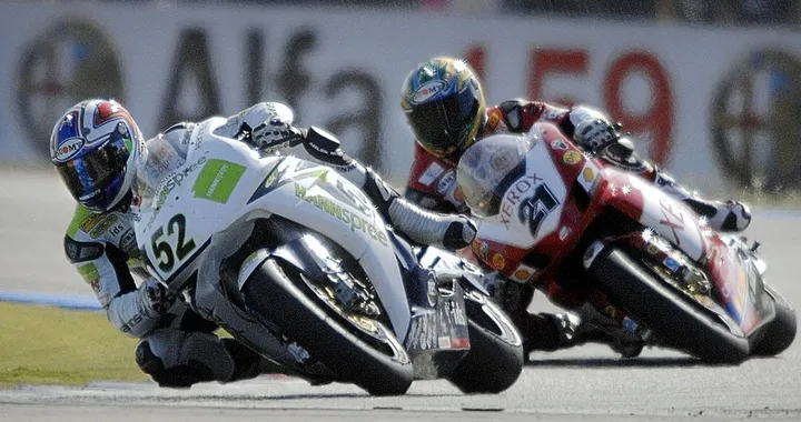 Sorpassi epici: duello Bayliss-Toseland ad Assen 2007 [Video]