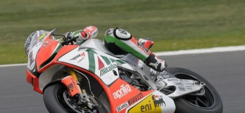 WSBK: Max Biaggi al comando delle prime qualifiche sul circuito del Nurburgring, tallonato da Checa e Melandri