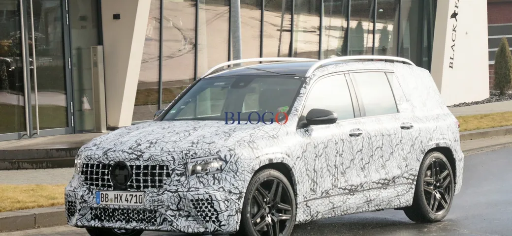 Mercedes-AMG GLB 35: foto spia su strada