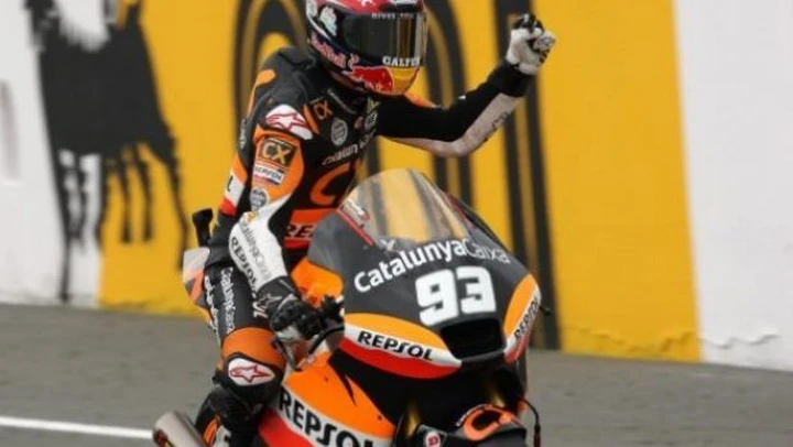 Moto2, Aragon: vince Marquez, ma lo spettacolo lo fa Iannone (2°). Bandiera bianca di Bradl