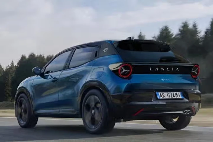 Lancia e il possibile debutto di un SUV compatto [RENDER]