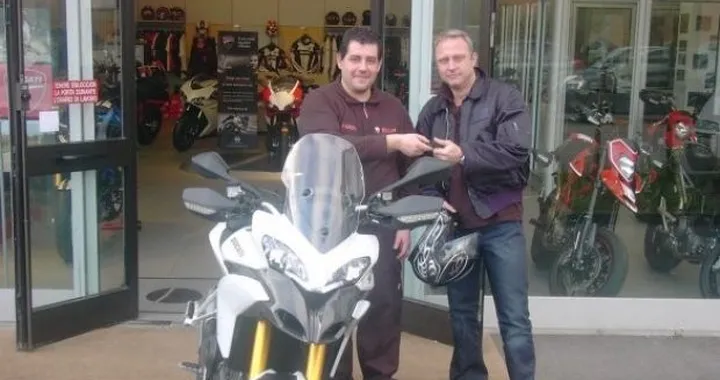Foto del giorno: la prima Ducati Multistrada consegnata a Firenze