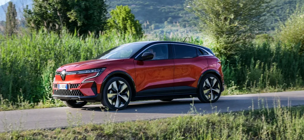 Renault Megane E-Tech: la prova su strada