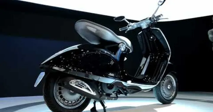 Vespa 946 2013 Live @ Eicma 2012