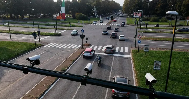 T-red non fa sconti a nessuno, 42mila multe in un anno: record a Torino