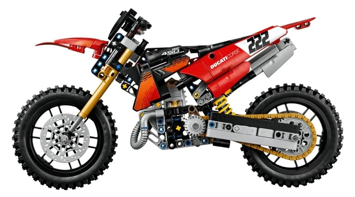 LEGO Technic Ducati Desmo450 MX: arriva il nuovo set dedicato al cross