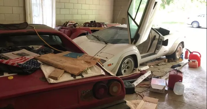 Nel garage di nonna ritrova una Lamborghini e una Ferrari ferme da olte vent'anni