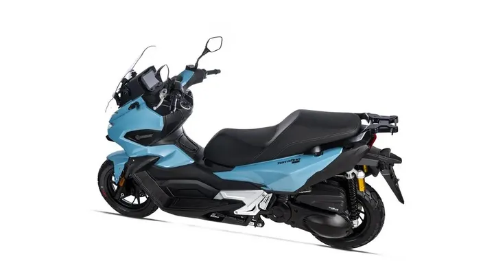 Keeway TerraFina 350i: lo scooter versatile che unisce stile, sicurezza e tecnologia