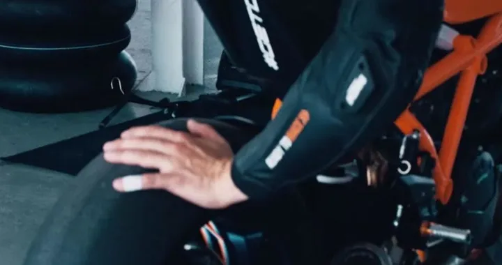 KTM 1290 Super Duke R 2020: il secondo teaser