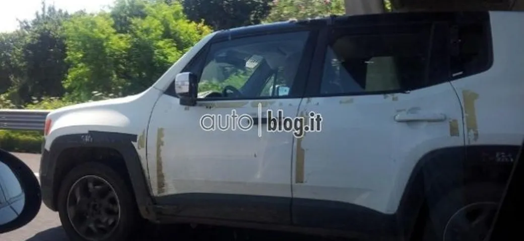 Jeep Renegade: le foto spia di un nostro lettore