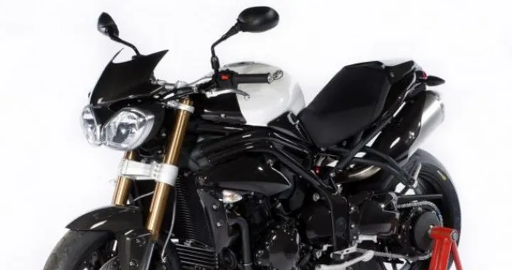 Accessori Ilmberger per Triumph Speed Triple 1050 2011